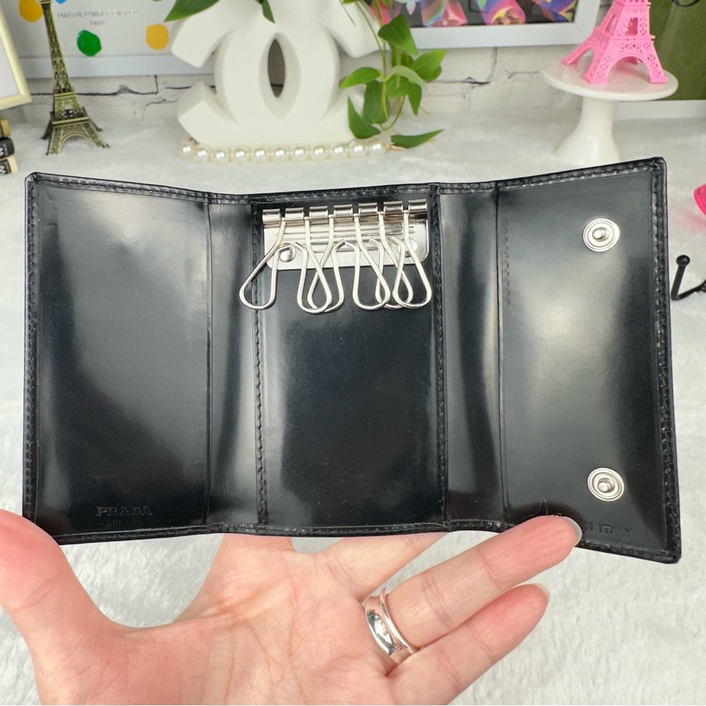 Prada Matte Black Patent Leather Key Cles wallet - Picture 6 of 12
